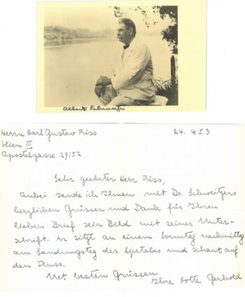 Schweitzer, Albert - signierte Photographie - Erkenntnis am Ufer des Ogoue-Flusses. – Bild 2